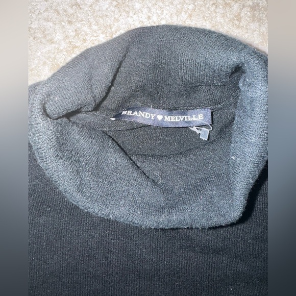 Brandy Melville Turtleneck Sleeveless Top - Picture 6 of 7